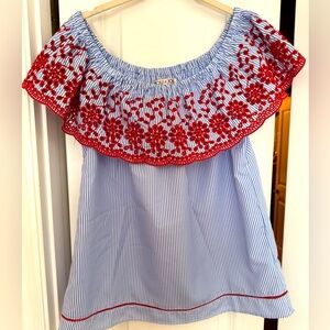 Off shoulder JOY JOY top 🥰